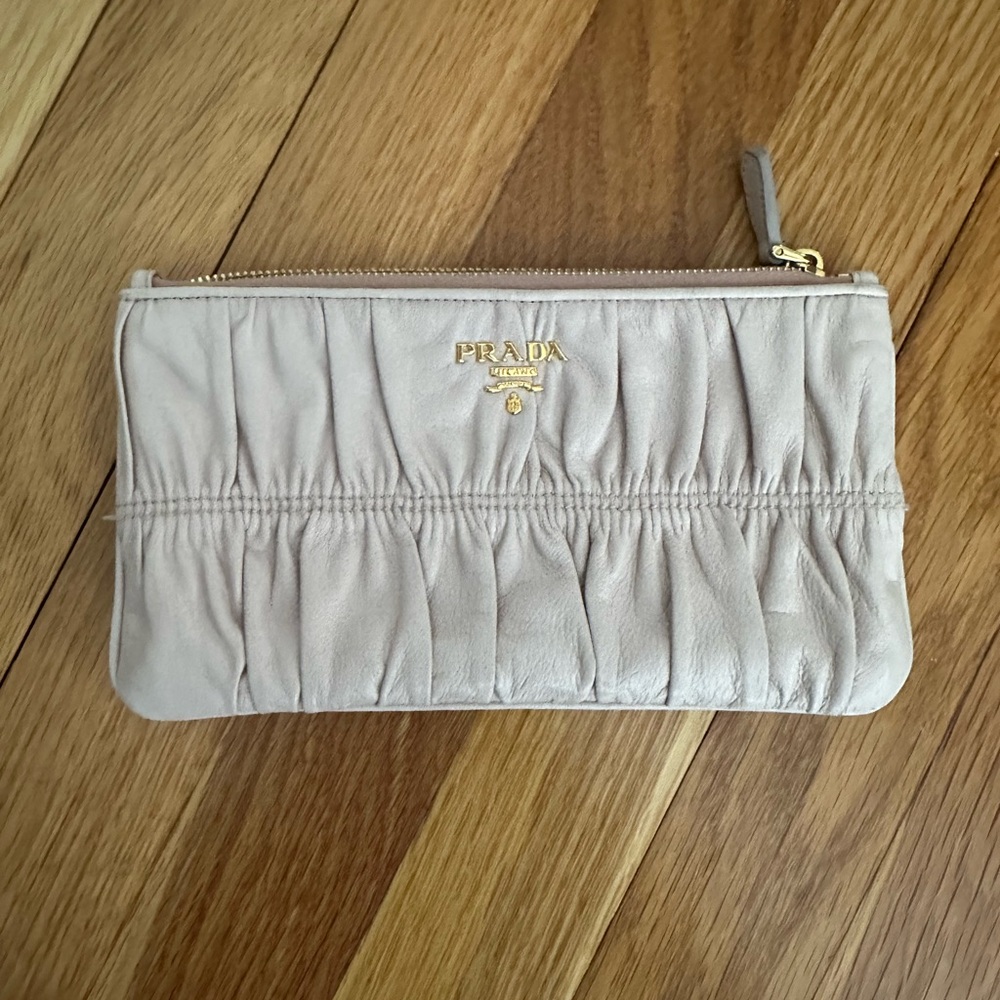 Prada 1M1152 Leather Clutch in Cipria